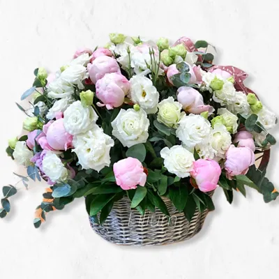 Корзина с пионами и кустовыми пионовидными розами - заказать доставку  цветов в Москве от Leto Flowers