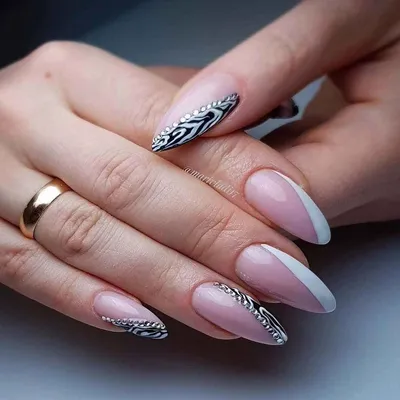 Френч с фольгой на ногтях: 50 свежих идей дизайна - Журнал Элис | Elegant  nail art, Nail art, Nail art designs videos