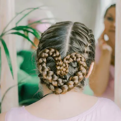 Прическа на свадьбу / плетение волос - 9 фото идей 2024