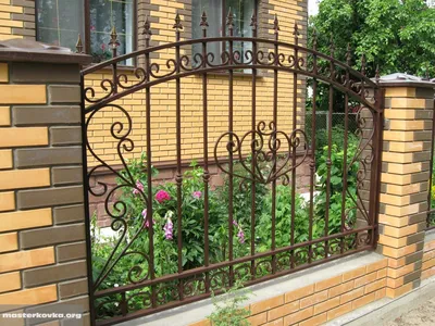 Кованный забор для дачного участка купить по цене 9235 руб в Москве от  производителя