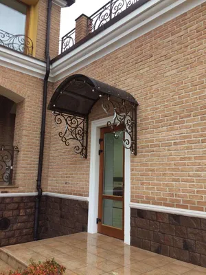 Кованный козырек над крыльцом частного дома купить в Чехове по выгодной  цене с установкой под ключ