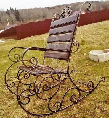 Деревянное кованое кресло-качалка ККЧ-103: купить в Москве, фото, цены