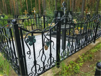 Заказать кованую ограду для могилы в Москве и Московской области, готовые и  на заказ, фото