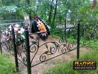 Кованые ритуальные ограды на кладбище на могилу. Фото галерея