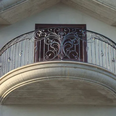 Кованые перила для балконов - лучшие цены | Ограждения балконов от Кузницы  у Папы
