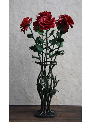 Ваза металлическая кованая и розы купить в интернет-магазине Ярмарка  Мастеров по цене 8000 ₽ – BOSTBBY | Статуэтки, Барнаул - доставка по России