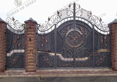 Самые красивые кованые ворота с калиткой для частного дома: эскизы простых  и дизайнерских конструкций, узоры любого стилях, изготовлении своими руками