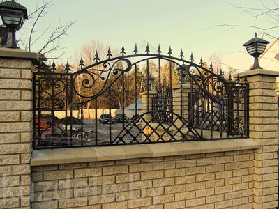 Сварной забор с ковкой и поликарбонатом купить по цене 3496 руб в Москве от  производителя