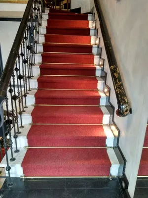 Ковролин на лестнице в доме (78 фото) - фото - картинки и рисунки: скачать  бесплатно