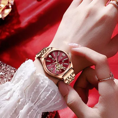 Купить Текущие самые популярные женские часы, модные роскошные  винно-красные кварцевые часы, водонепроницаемые женские часы, красивые  подарочные часы для девочек | Joom