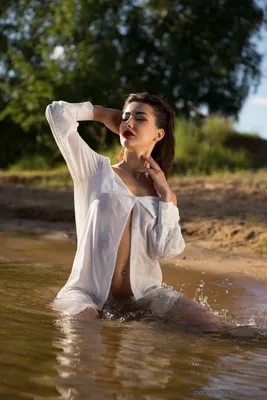 Всегда у воды и летом девушки красивые! 💋 Ведь верно же?? Лето, бассейн,  Релакс. Красота! #лето#отдых#релакс#relax#relaxation #resting… | Instagram