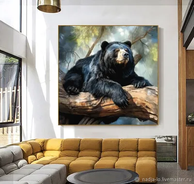 Красивый бурый медведь, стоящих за небольшим деревом в вересковых пустошей  и, глядя в лицо Стоковое Фото - изображение насчитывающей развилки,  естественно: 212804796
