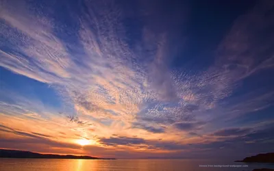 Красивые облака и голубое небо над пляжем и морем Стоковое Фото -  изображение насчитывающей свобода, море: 114140886