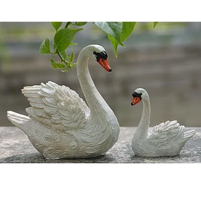 Пара лебедей в открытом море в любви Стоковое Изображение - изображение  насчитывающей перо, счастье: 212163519