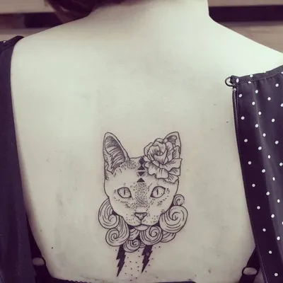 Девушка художник, красивые татуировки …» — создано в Шедевруме