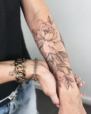 КОТ TATTOO STUDIO | Маленькие парные тату на руке для девушек - цветы.  Красивые и милые мини татуировки в цвете от мастера Kot Tattoo Studio | Дзен