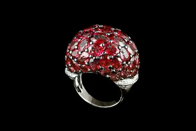 Помолвочное кольцо с бриллиантом огранки «Кушон»