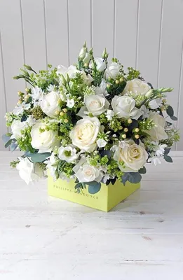 Красивые Композиции из Живых Цветов в Коробке + 110 ФОТО | White flower  arrangements, Flower arrangements, Beautiful flowers