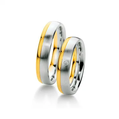 Необычное обручальное кольцо с шероховатой поверхностью из красного золота  с бриллиантами (Вес пары: 19 гр.) | Купить в Москве - Nota-Gold