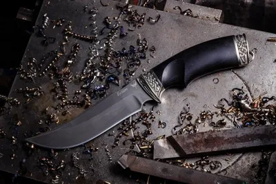Авторский нож украшенный «Охота» Н6, сталь(65Г-Х12МФ1), цельнометаллические  ножны, никель, золото, чернение, с просечным клинком - купить по выгодной  цене | Kusnica
