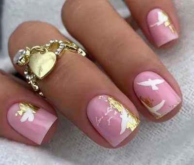 Нежно розовый маникюр на короткие ногти - красивые фото