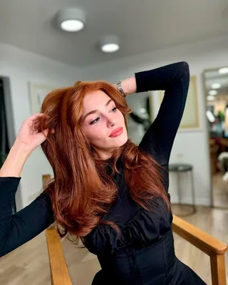 long red hair | Hair inspiration length, Long red hair, Beautiful long hair