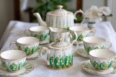 Красивый старинный чайный сервиз, чай…» — создано в Шедевруме