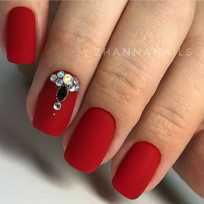 Красный маникюр на Новый год 2022: стильные зимние идеи! | Red nail  designs, Nail designs glitter, Christmas nails