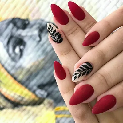 Красный маникюр 2024: тренды и новинки дизайна | Nails, Crystal nails, Gel  nails