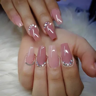 Нарощенные ногти -это так красиво... Для любительницы длинных ногтей и  чёрных оттенков. #ногтиманикюр #дизайнногтей… | Instagram