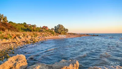 Красивый Вид На Восход Солнца В Море Крупным Планом Волн И Пляжа В Море И  Красочное Небо Во Время Восхода Солнца Атмосферный Момент Закат — стоковые  фотографии и другие картинки Без людей -