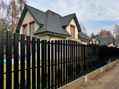 Забор из металлического штакетника в Москве, выгодные цены с установкой