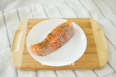 Красная рыба (лосось) в сливочном соусе — пошаговый классический рецепт с  фото от Простоквашино