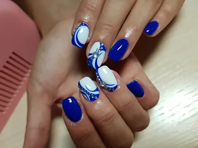 Nails by Chernetsova | Красно-синий маникюр / Ногтям 3 недели / Дизайн со  стразами | Дзен