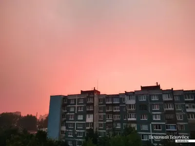 Крымчане и жители соседних регионов наблюдали красное зарево в небе - Лента  новостей Крыма