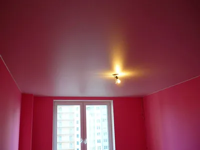 70+ отборных фото красного потолка в интерьере: натяжной, окрашенный,  подвесной и плитка