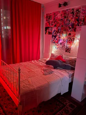 Красные шторы в спальне: руководство по добавлению красоты и класса в ваш  дом [85 фото]