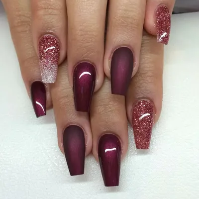 Бордовый маникюр с блестками - 38 фото | Red sparkle nails, Red nails  glitter, Trendy nail art designs