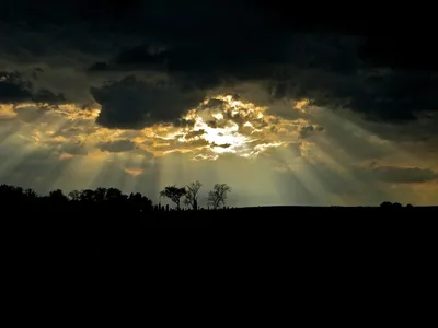 Красота неба с облаками и солнцем Стоковое Изображение - изображение  насчитывающей яркое, облака: 146097997