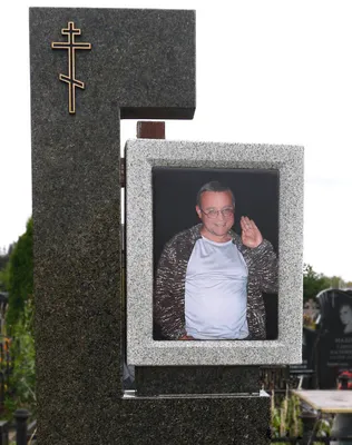 Фотография на стекле на памятник — заказать в Москве