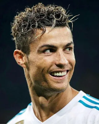 Sportal.bg - Cristiano Ronaldo впечатли с нова прическа по време на  тренировка на Juventus | Facebook