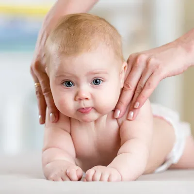 Ознаки кривошиї у новонароджених і її лікування | mamaclub | MedOboz