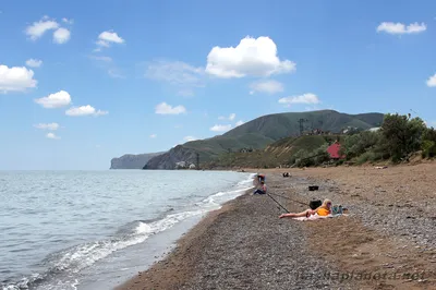 Пляж «Портовое» в Крыму | A-a-ah.ru