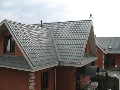 Металлочерепица на крыше дома и террасы | «Древгород» Москва