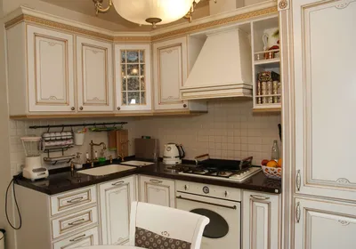 Недорогие белые кухни с патиной на заказ, купить белую кухню с патиной у  производителя в Москве | АК-Мебель