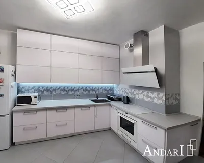 Белая угловая кухня до потолка с фасадами из пластика Fenix - цены и фото |  Купить угловую кухню в Минске