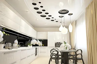 Светлая матовая кухня под потолок с пеналами и барной стойкой - Кухни на  заказ в Екатеринбурге по индивидуальным размерам напрямую от производителя