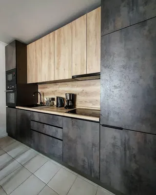 Проект угловая кухня под потолок в стиле лофт с фасадами под дерево от  компании «KiT» в Иркутске | «KiT кухни и шкафы»