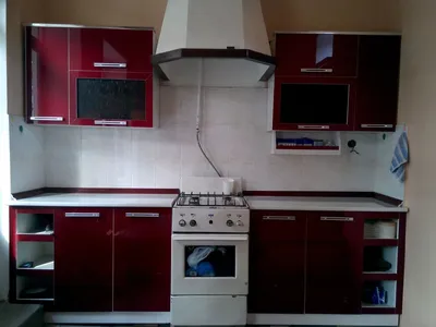 Кухня глянцевая пластик бордового цвета на заказ в Москве от производителя