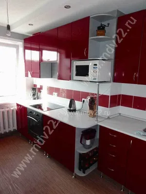 Кухня-студия в красном цвете на заказ в Одессе